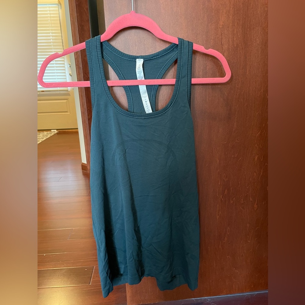 Lululemon tank top